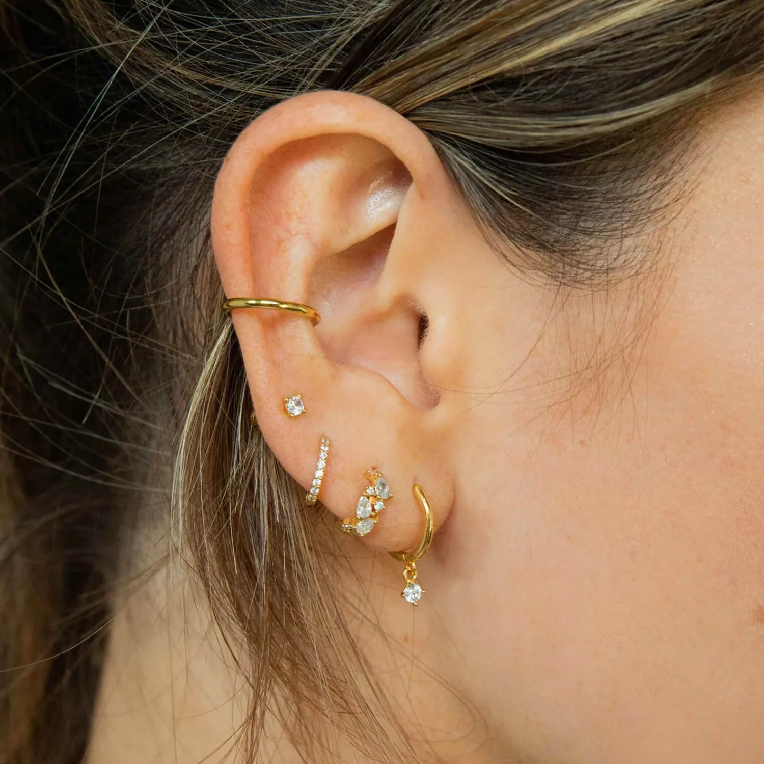 Earrings*Astrid & Miyu Women's Crystal Huggies - Gold