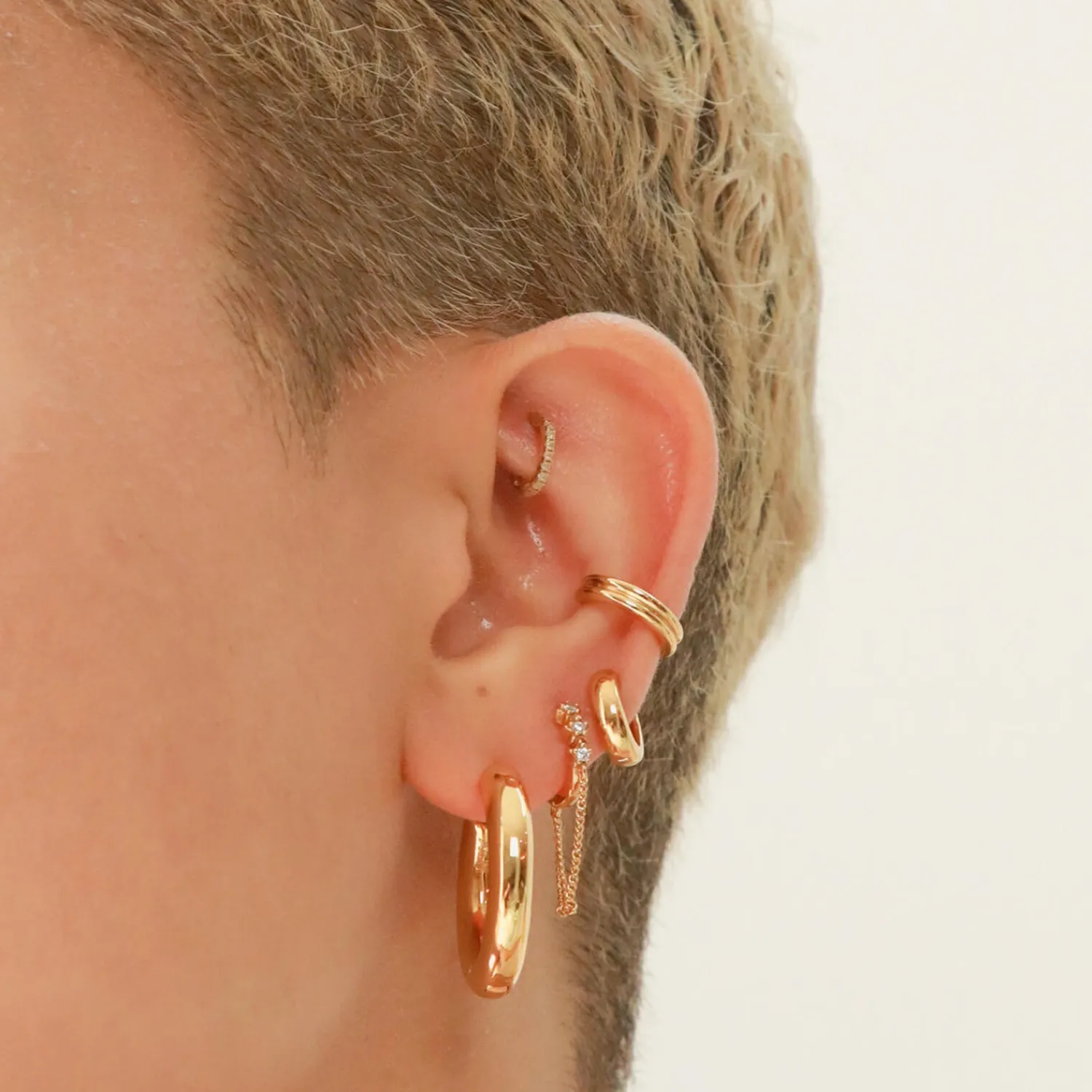 Earrings*Astrid & Miyu Women's Twilight Chain Huggies - Gold