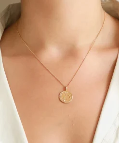 Necklaces*Astrid & Miyu Women's Zodiac Leo Pendant Necklace - Gold