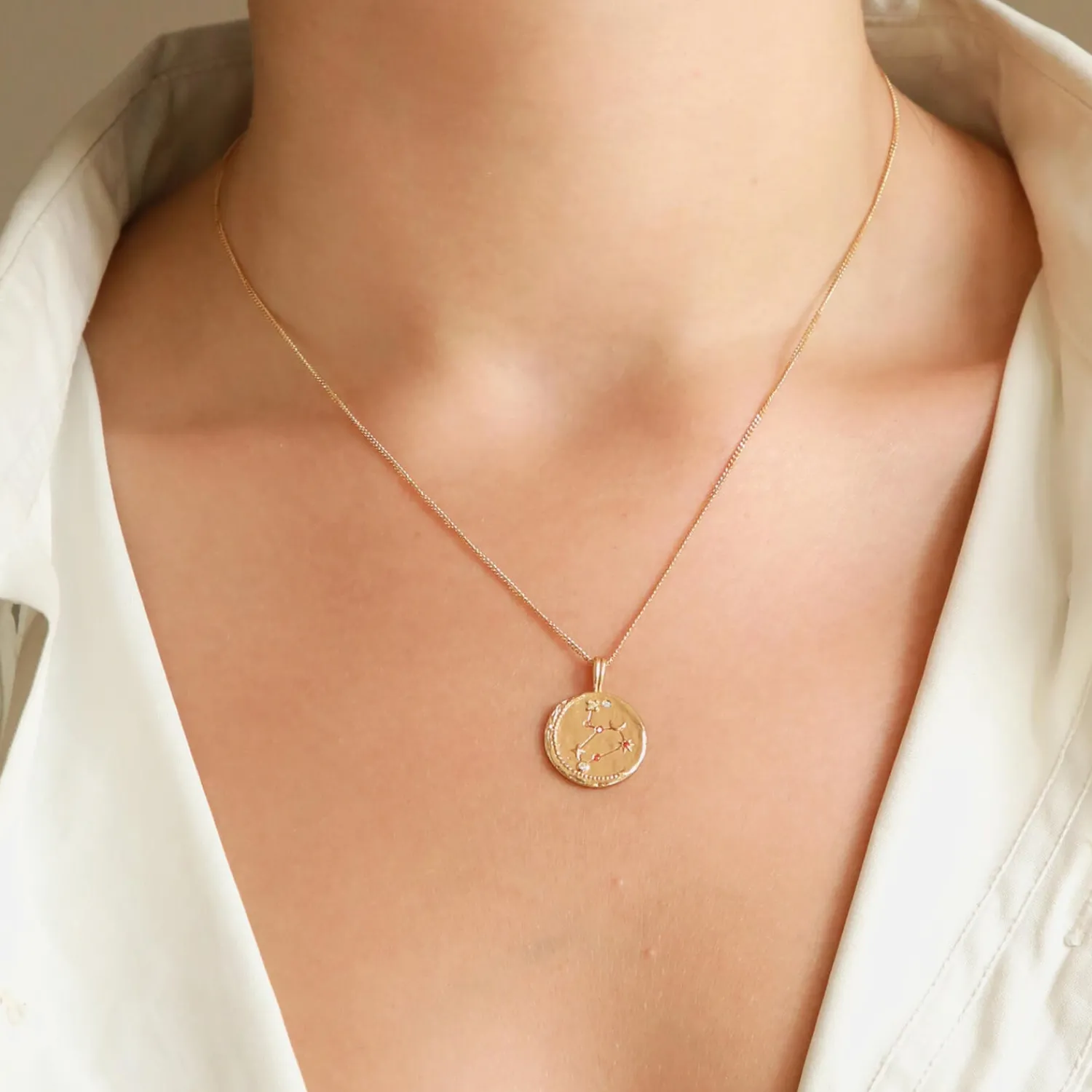 Necklaces*Astrid & Miyu Women's Zodiac Leo Pendant Necklace - Gold