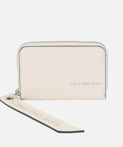 Purses And Cardholders*Calvin Klein Jeans Sculpted Medium Faux Leather Tag Purse