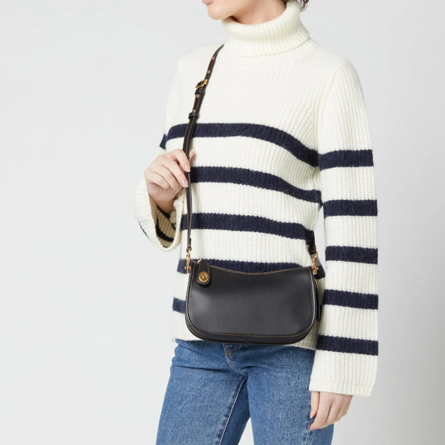 Shoulder Bags*Coach Women's The Originals Glovetanned Leather Swinger Bag - Black