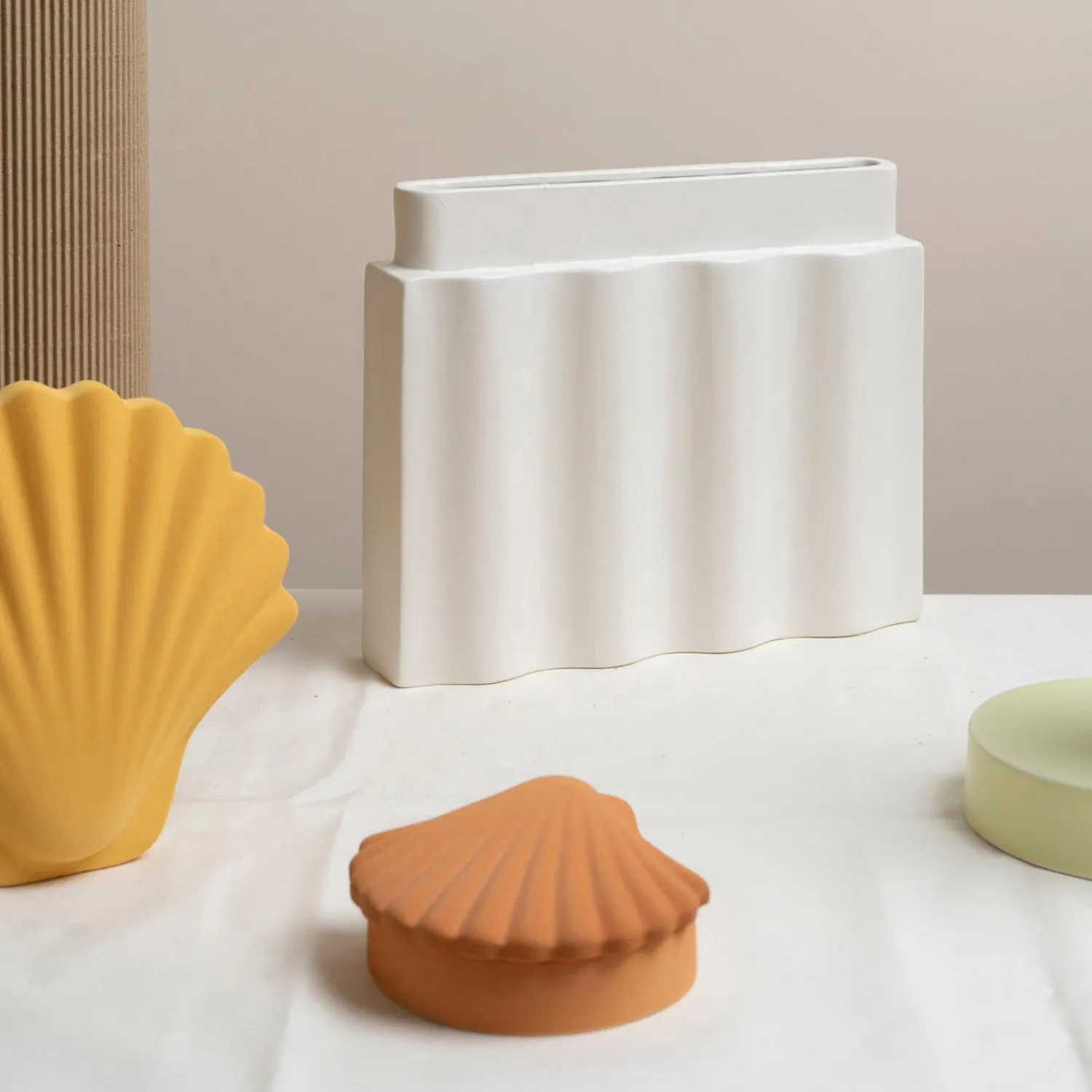 Home Accessories*Los Objetos Decorativos Seashell Vase - Amber