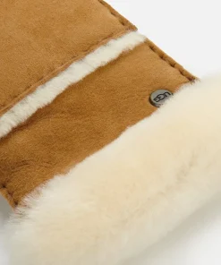 Hats Scarves & Gloves*UGG Women's Seamed Tech Glove - Chestnut